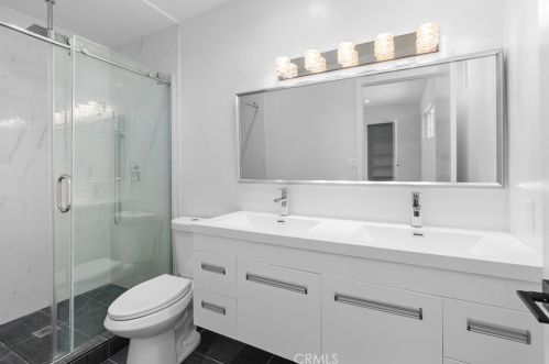 6747 Blewett Ave, Van Nuys CA  91406-6014 exterior