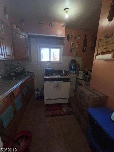 70 Butler St, Paterson NJ 07524-1777 exterior