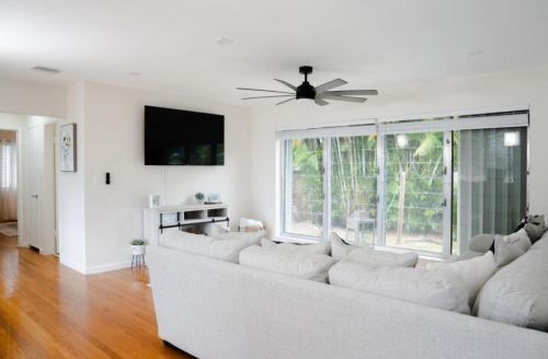 1128 16th Ave, Hollywood FL  33020-3739 exterior