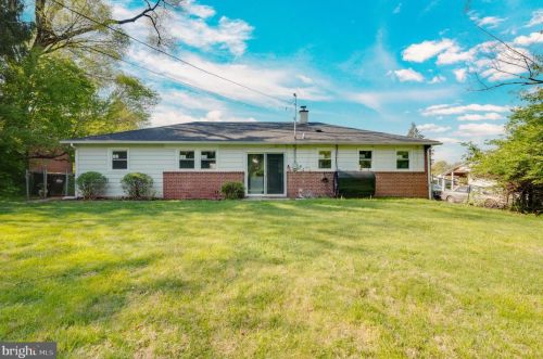 3123 Stoney Creek Rd, Norristown, PA 19401-1355