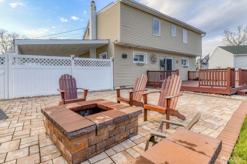 12 Nicholas Dr, Old Bridge NJ  08857-1558 exterior