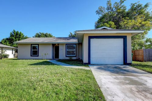 1709 Aires Ln, Fort Pierce, FL 34984-3758