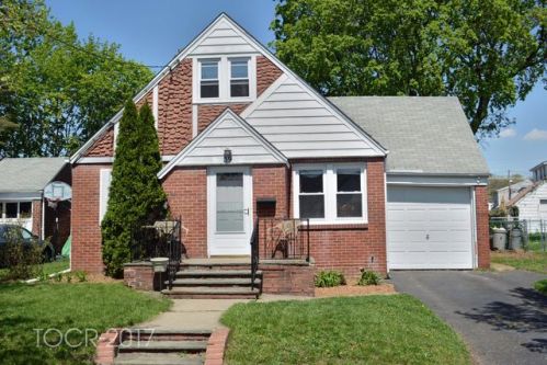 39 Post St, Paterson, NJ 07508-1532