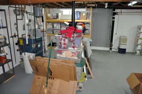 17 Biscayne Pkwy, Nashua NH 03064-1169 exterior