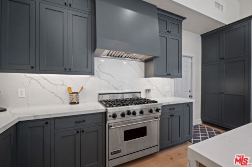 445 Sinaloa Rd, Simi Valley CA  93065-5430 exterior