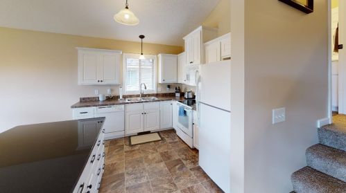 9388 Golden Pond Ln, Monticello, MN 55362-4604