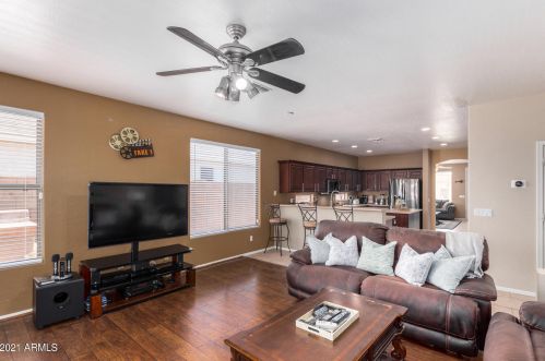 2546 Sunnyvale Ave, Gilbert AZ  85295-2066 exterior