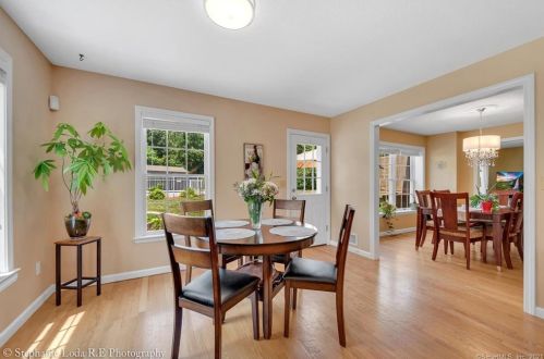 812 Pleasant St, Southington CT  06489-2015 exterior