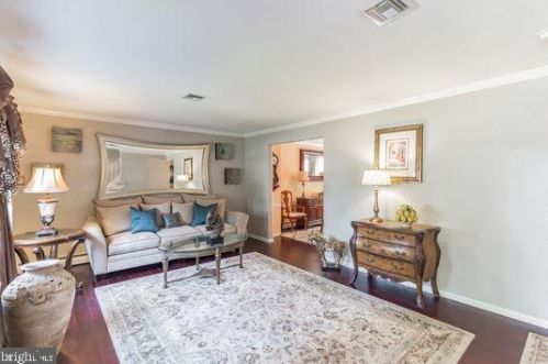 1161 Hunter Hill Dr, Lansdale, PA 19446-4828