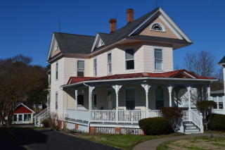 532 Main St, Reedville, VA 22539-4401