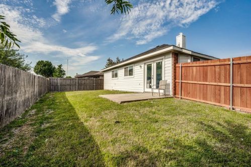 1220 Carberry St, Cedar Hill TX 75104 exterior