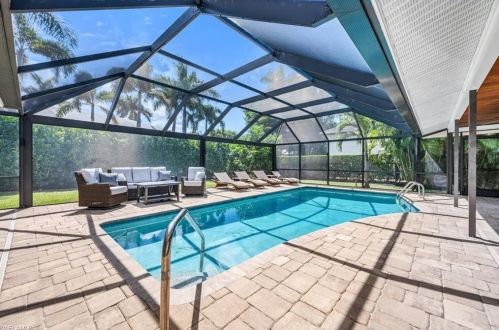 718 Old Trail Dr, Naples, FL 34103-3541
