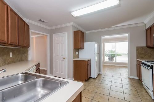 7103 Foxwalk Ln, Humble TX  77338-6706 exterior