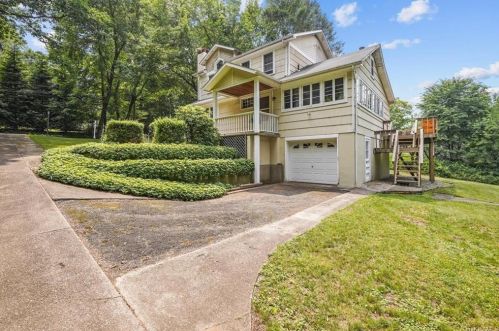 58 Van Orden Ave, Airmont NY  10901-6424 exterior