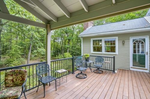 15 Danbury Cir, Amherst NH  03031-2016 exterior