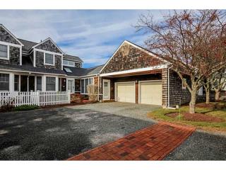3 Fox Dr, South Kingstown RI  02882-4842 exterior