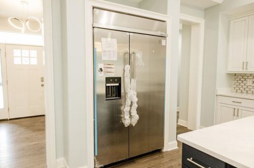 10 Woodward Rd, Lincoln RI  02865-4917 exterior