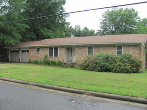 2919 Honeysuckle Ln, Russellville, AR 72801-5435