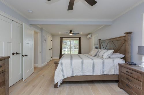 8 Walnut Hill Rd, Sandown NH  03873-2305 exterior