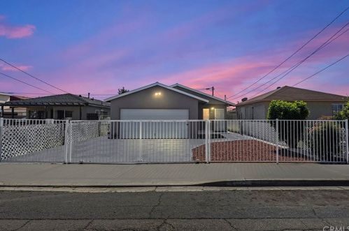 842 Cedar St, Compton, CA 90220-1810