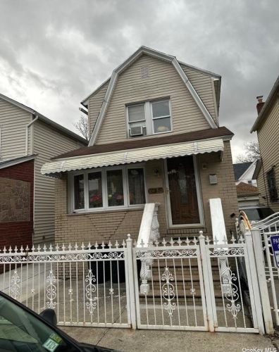 10466 124th St, Jamaica, NY 11419-2908