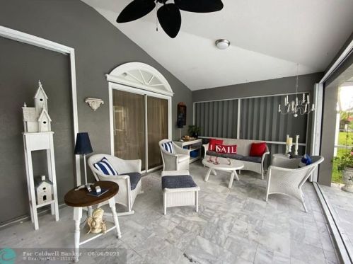 3843 9th Ln, Vero Beach FL  32960-6122 exterior