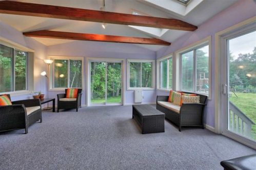 69 Beaver Pond Rd, Weare, NH 03281-5801