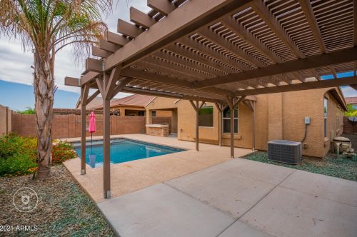 8815 Pioneer St, Tolleson AZ  85353-8622 exterior