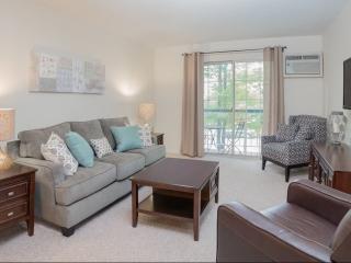 55 Golfview Dr, Manchester NH  03102-8924 exterior