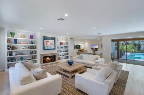 661 Broad Ct, Naples, FL 34102-5524