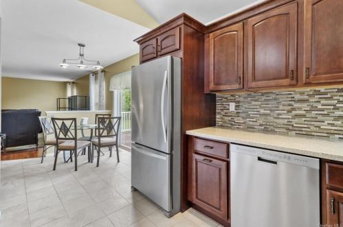 7 Woodfield Dr, Washingtonville NY  10992-1149 exterior