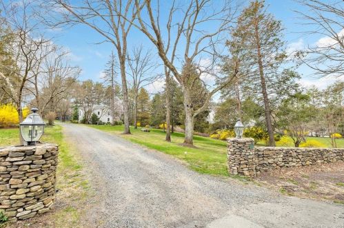 239 Westport Rd, Wilton, CT 06897-4639