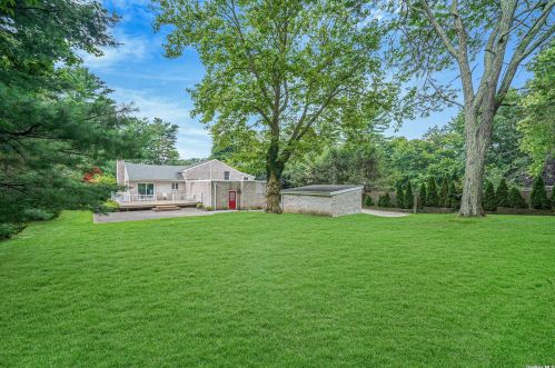 53 Rogues Path, Huntington Station NY  11746-2736 exterior