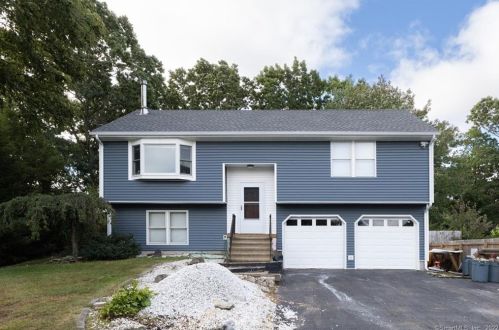 2 Chestnut Dr, Waterbury, CT 06716-2202