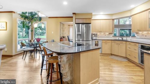 1483 Buck Crk Dr, Yardley PA 19067-4053 exterior