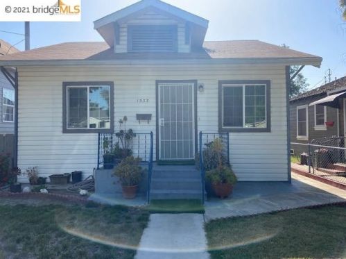 1533 P St, Newman, CA 95360-1517