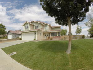 3301 Denise St, Lancaster, CA 93536-1001