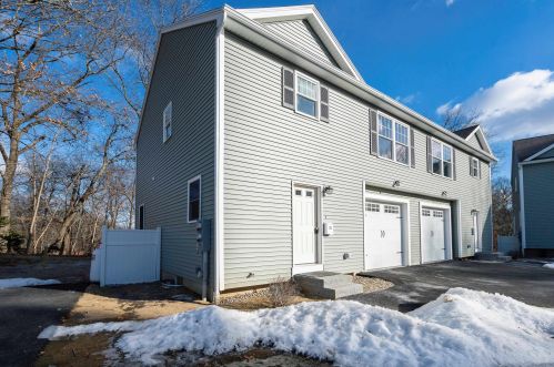 52 Ingalls St, Nashua, NH 03060