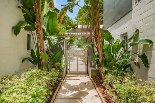 335 4th Ave, Saint Petersburg, FL 33701-2913