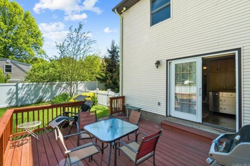 35 Green Ave, Valley Cottage NY  10989-1952 exterior