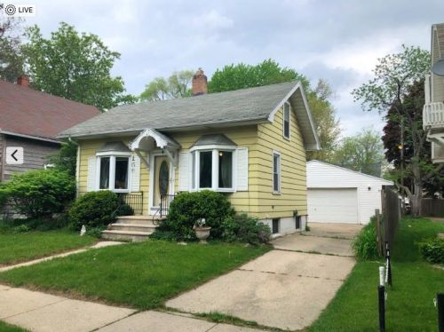 1585 Morrow St, Green Bay, WI 54302-1734