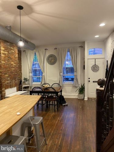 712 Hicks St, Philadelphia PA  19146-2125 exterior