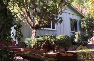 1702 Camino Primavera, Bakersfield CA  93306-4145 exterior