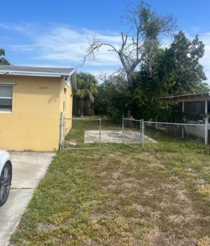 1344 A C Evans St, West Palm Beach FL  33404 exterior