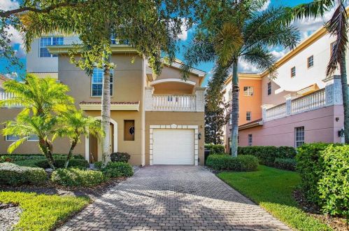 584 Avellino Isles Cir, Naples, FL 19302-2379