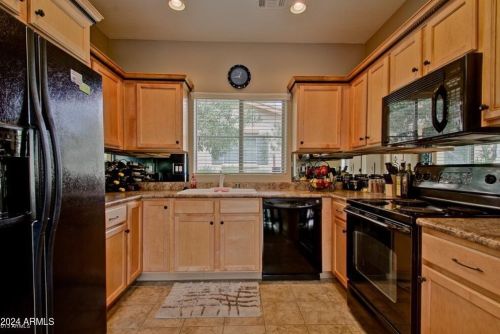 15011 142nd Ln, Sun City, AZ 85379-8746