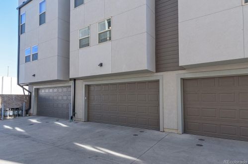 1311 Jackson St, Denver CO 80205-5052 exterior