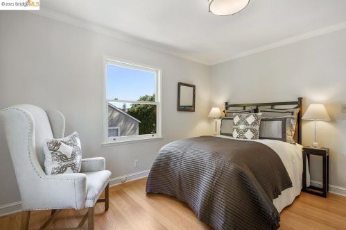 5647 Cabot Dr, Oakland CA  94611-2247 exterior