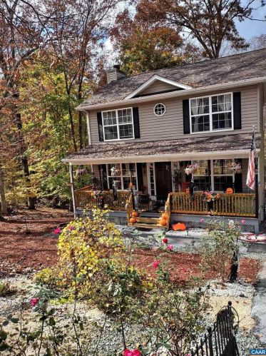 46 Chippewa Ln, Bybee, VA 22963-3104