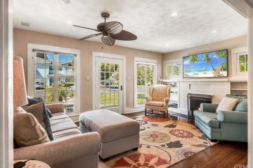 1604 Hickory Ave, Torrance CA 90503-7219 exterior